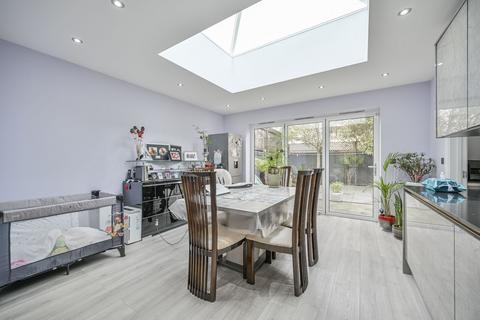 3 bedroom detached house for sale, Passmore Gardens, Bounds Green, London, N11