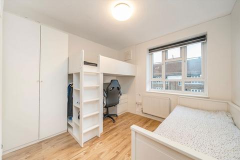 2 bedroom flat for sale, White City Estate, London W12