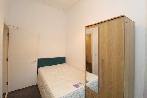 undefined, 11 Grange Loan Room 4