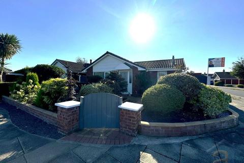 2 bedroom detached bungalow for sale, Ardleigh Avenue, Kew, Southport, PR8 6UD
