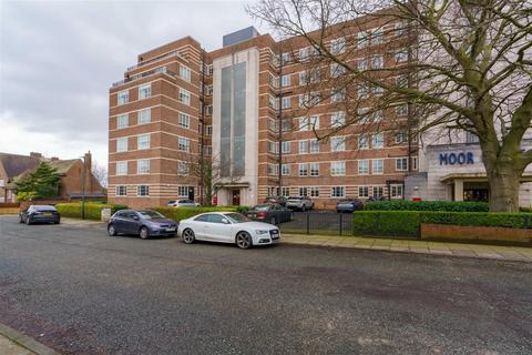 2 bedroom apartment to rent, Moor Court, Westfield, Newcastle Upon Tyne