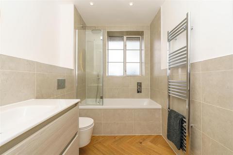 2 bedroom apartment to rent, Moor Court, Westfield, Newcastle Upon Tyne