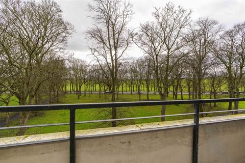 2 bedroom apartment to rent, Moor Court, Westfield, Newcastle Upon Tyne