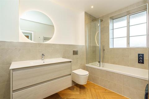 2 bedroom apartment to rent, Moor Court, Westfield, Newcastle Upon Tyne