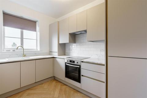 2 bedroom apartment to rent, Moor Court, Westfield, Newcastle Upon Tyne