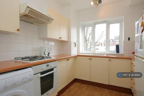 2 bedroom flat to rent, Orlando Court, London, SW4