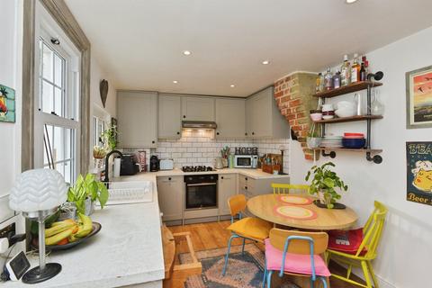 3 bedroom end of terrace house for sale, High Street, Stony Stratford, Milton Keynes