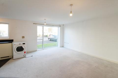 2 bedroom apartment to rent, Overstone Court, Cardiff Bay, Cardiff