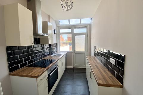 3 bedroom terraced house to rent, Minshull New Road, Crewe, CW1