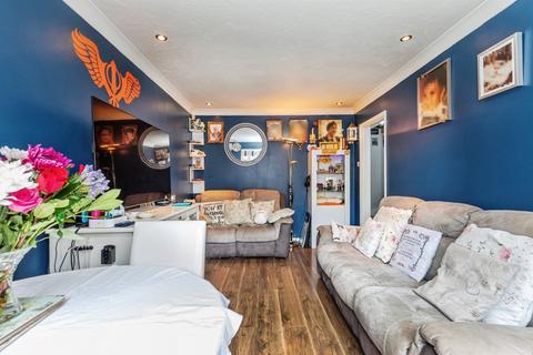 3 bedroom end of terrace house for sale, Lynwood Close, St. Leonards-On-Sea