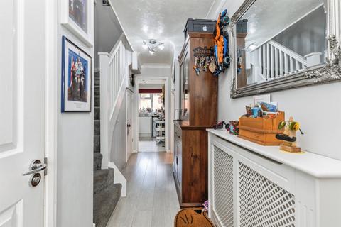 3 bedroom end of terrace house for sale, Lynwood Close, St. Leonards-On-Sea