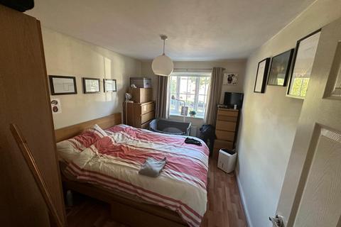 Kingfisher Court, Willenhall, WV13
