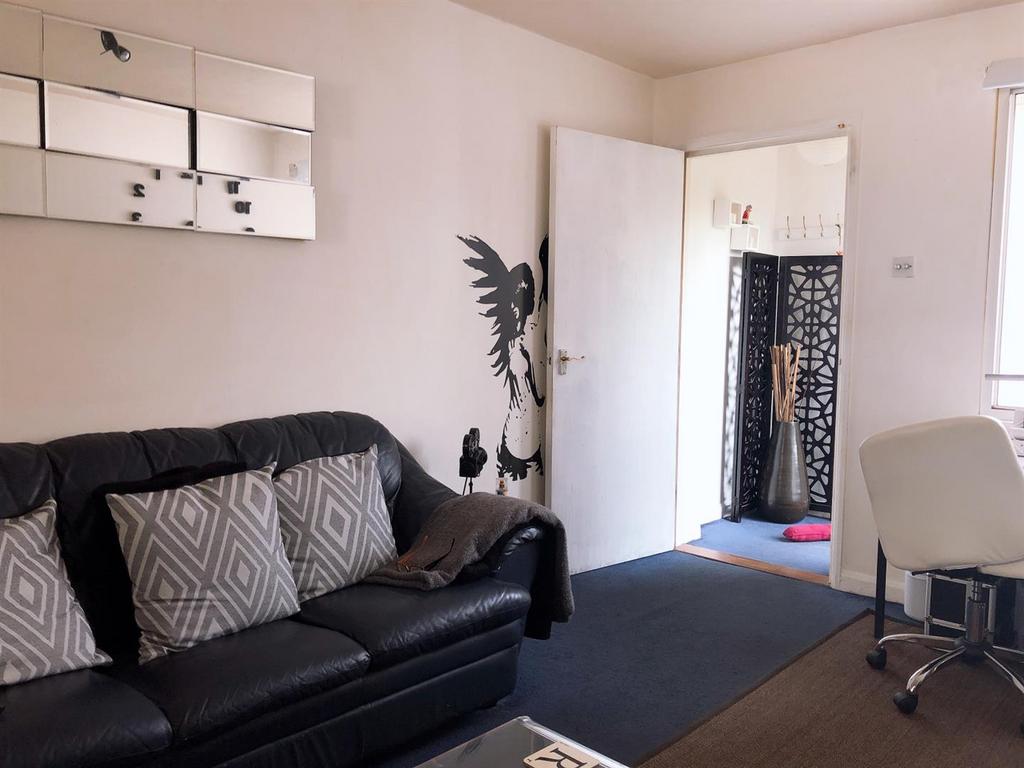 One Bedroom Ground Floor Flat