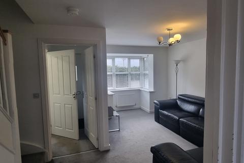 3 bedroom semi-detached house to rent, Merton Crescent, Stockport, SK4