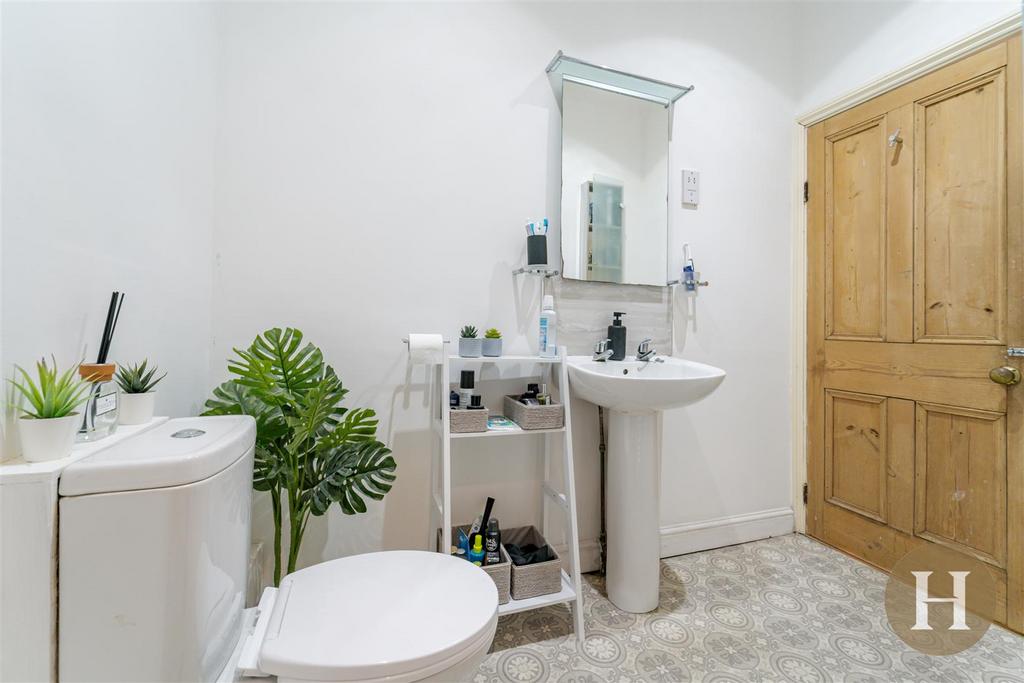 Hadleigh Estate Agents-8.jpg