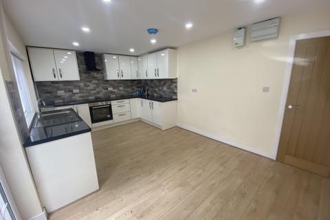 3 bedroom house to rent, Clements Close, Oldbury, B69