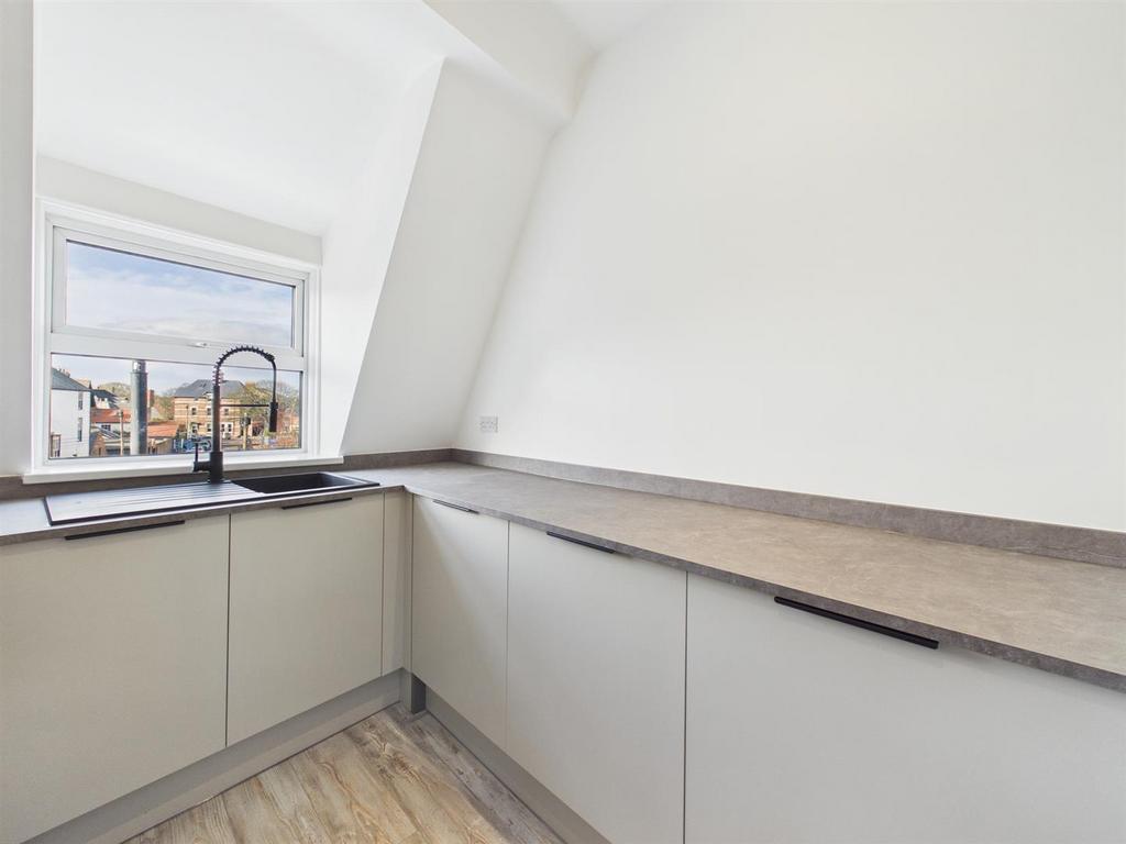 Kitchen 1.jpg