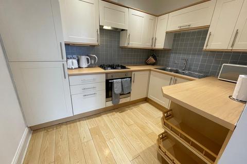 2 bedroom flat to rent, Lansdowne Road, BOURNEMOUTH