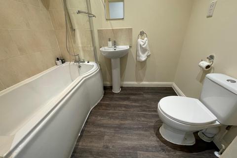 2 bedroom flat to rent, Lansdowne Road, BOURNEMOUTH