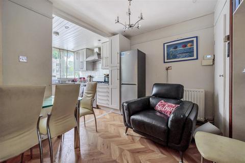 undefined, Danebury Avenue, Roehampton SW15