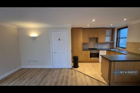 2 bedroom flat to rent, Vantage Mews, London, E14