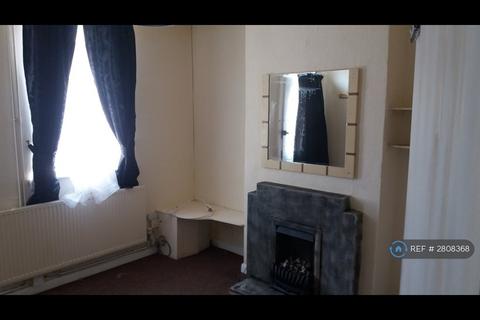 2 bedroom terraced house to rent, New Park Sreet, Colchester, CO1