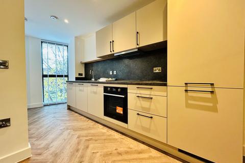 Studio to rent, Castleward Boulevard, DERBY