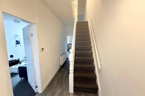 3 bedroom end of terrace house to rent, Hungerford Road, Crewe, CW1