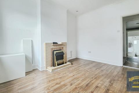 2 bedroom house to rent, Priory Street, Colchester, CO1