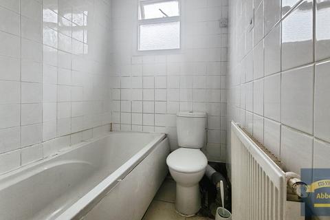2 bedroom house to rent, Priory Street, Colchester, CO1