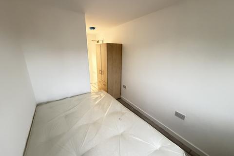 1 bedroom in a house share to rent, Rochford Drive, LUTON, LU2