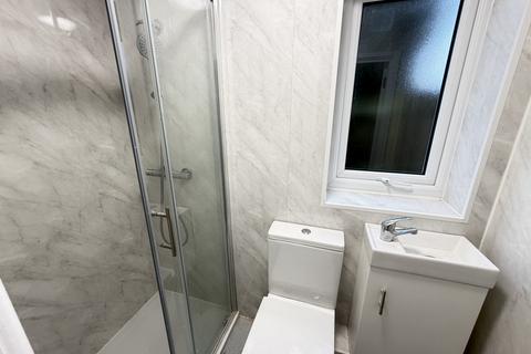 1 bedroom in a house share to rent, Rochford Drive, LUTON, LU2
