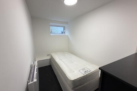 1 bedroom in a house share to rent, Rochford Drive, LUTON, LU2