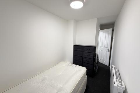 1 bedroom in a house share to rent, Rochford Drive, LUTON, LU2