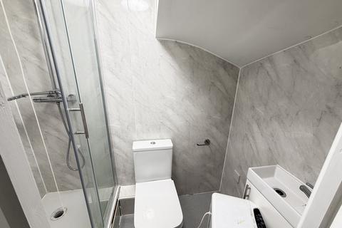 1 bedroom in a house share to rent, Rochford Drive, LUTON, LU2