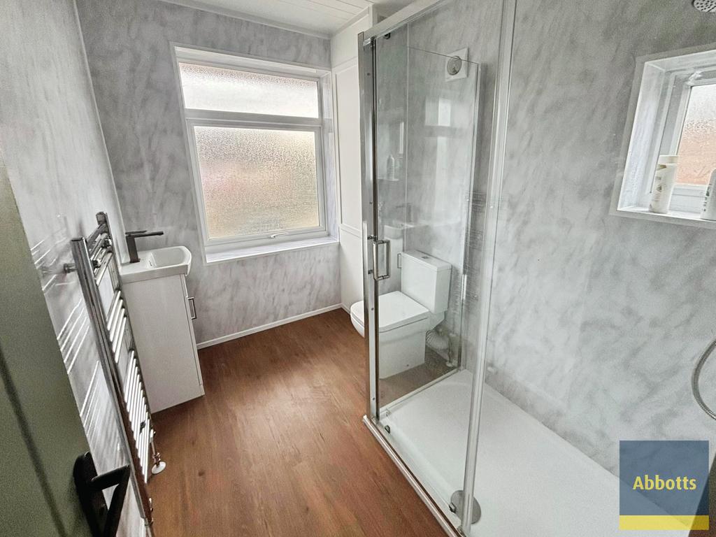 Main bathroom