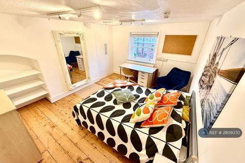 undefined, Newland, Lincoln, LN1
