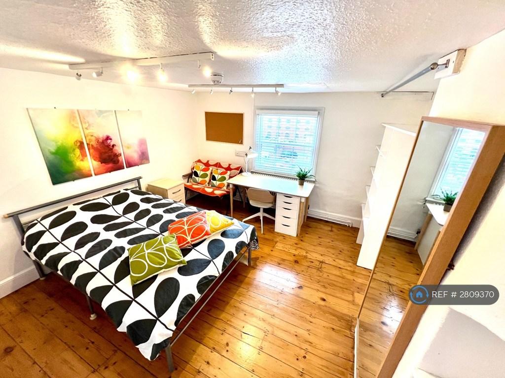 Room 8 Great Size Room South Outook Taken
