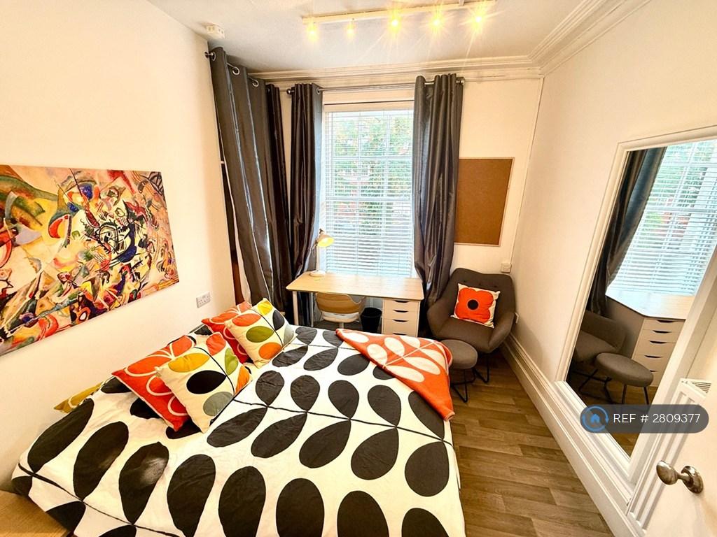 Room 3 Good Size Room Full Length Sash Windows