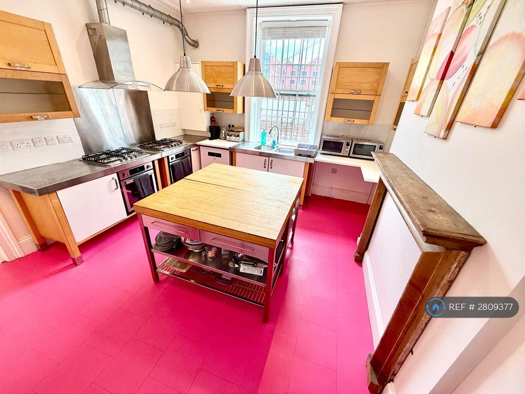 Kitchen With Lots Of Storage And Fully Fitted Out