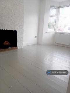 3 bedroom terraced house to rent, St Georges Road, Hastings, TN34