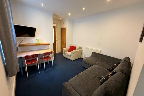 2 bedroom apartment to rent, Maughan Terrace, PENARTH