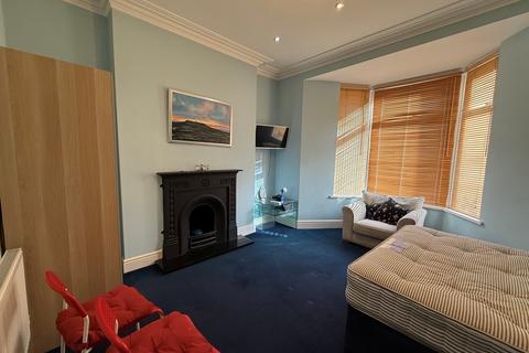 2 bedroom apartment to rent, Maughan Terrace, PENARTH