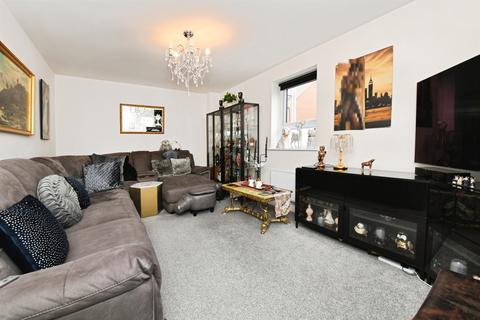 4 bedroom detached house for sale, Eveleigh Gardens, Hullbridge, Hockley