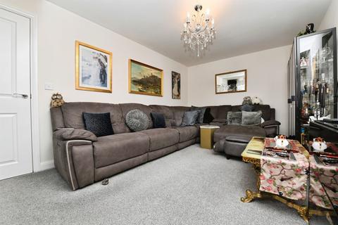 4 bedroom detached house for sale, Eveleigh Gardens, Hullbridge, Hockley