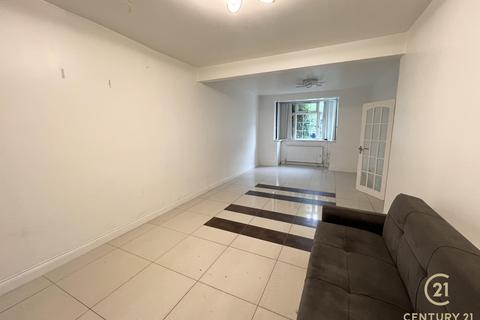 undefined, Oxford Avenue, HOUNSLOW TW5