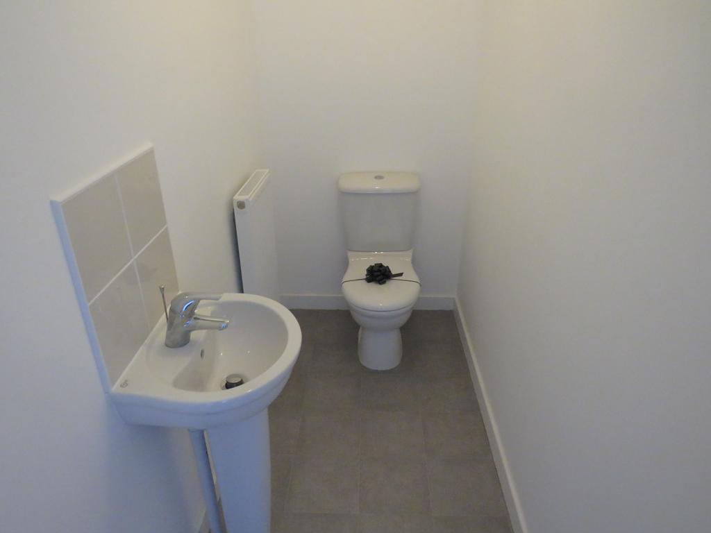 Cloakroom/wc