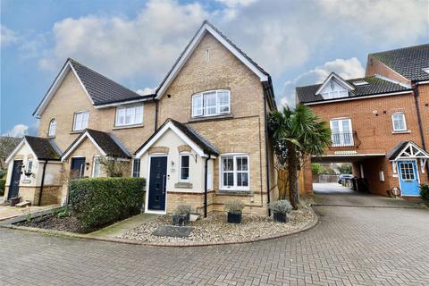 2 bedroom end of terrace house for sale, Cleveland Way, Stevenage