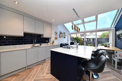2 bedroom end of terrace house for sale, Cleveland Way, Stevenage