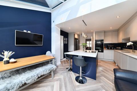 2 bedroom end of terrace house for sale, Cleveland Way, Stevenage